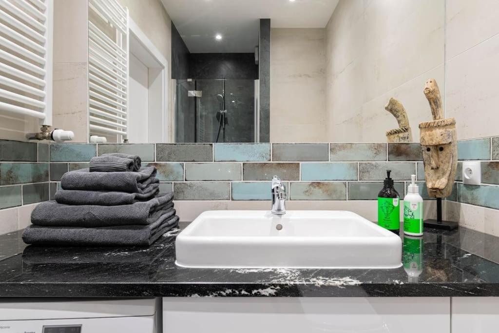 Olive Tree Apartment - Klimatyzacja - Air Conditioning-Self-Check-In Катовіце Екстер'єр фото
